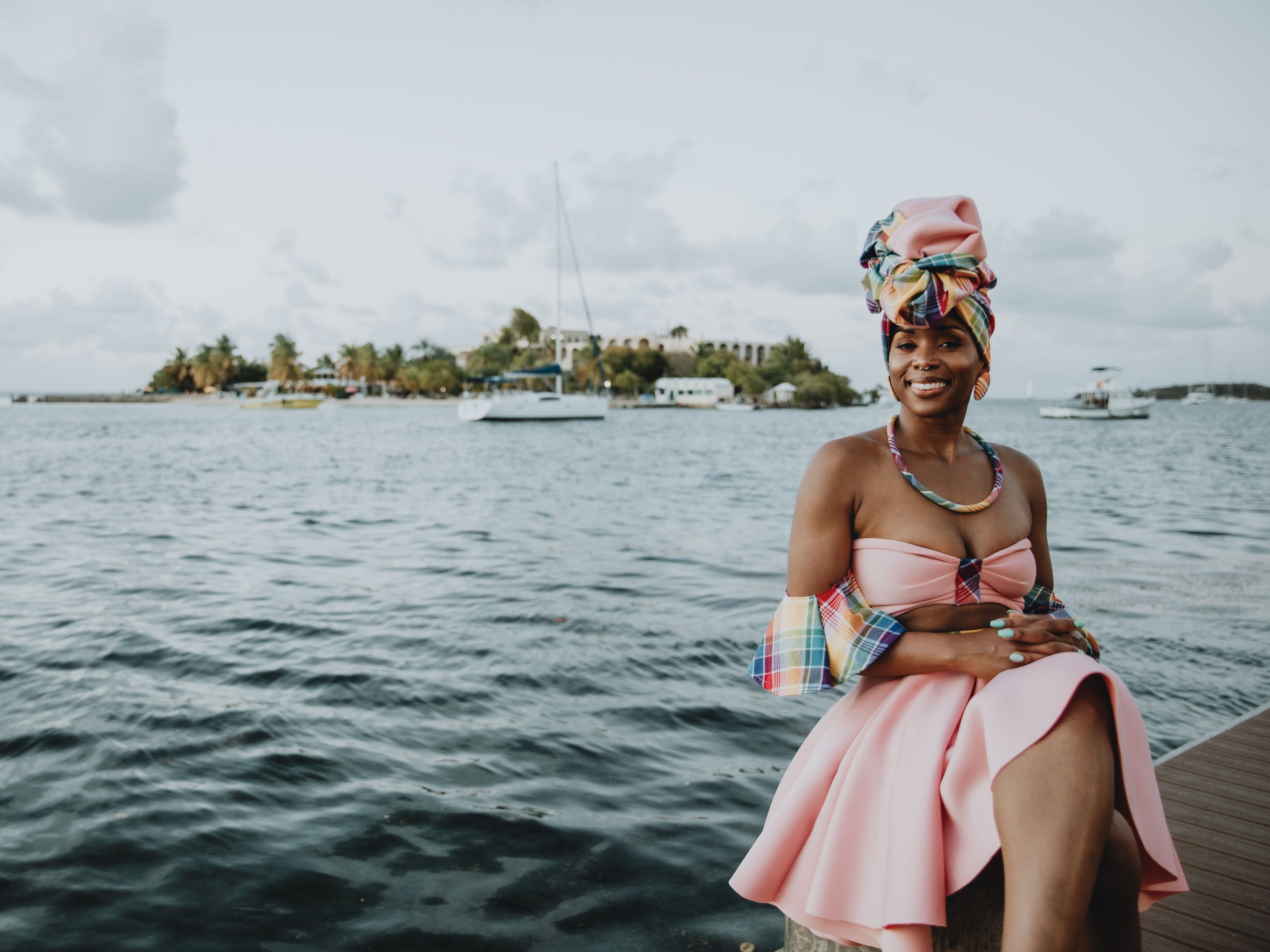 Sheila Ruffin auf einer Reise nach St. Croix.  Soca Caribbean Yacht Charters im Jahr 2019.