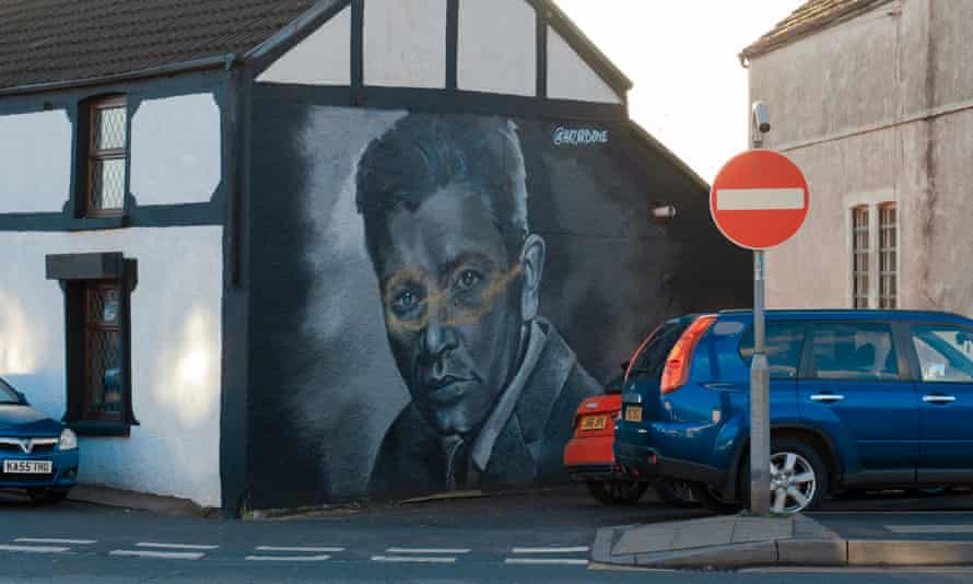 Ein Wandgemälde von Richard Burton, der aus Port Talbot stammt, von dem in Bristol lebenden Künstler HazardOne