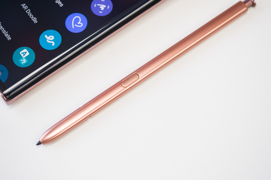 Die letzten Samsung-Geräte mit Gehäusen für den S-Pen waren das Galaxy Note 20 und das Galaxy Note 20 Ultra – Samsung patentiert eine interessante Möglichkeit, den S-Pen in einem zweifach zusammenklappbaren Gerät unterzubringen