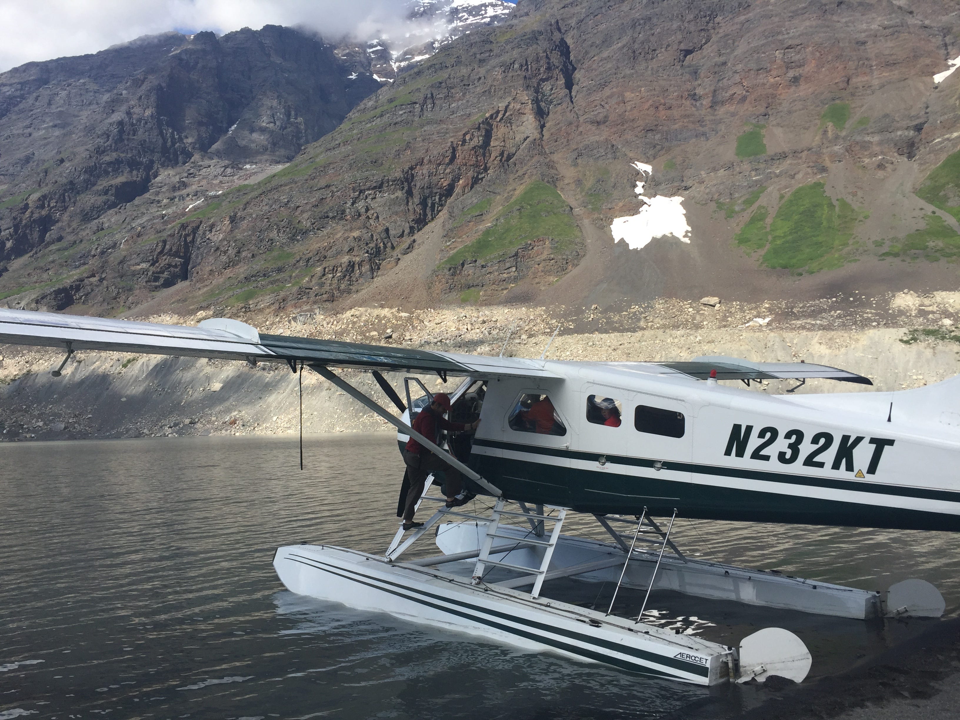 Bush-Flugzeug im Denali-Nationalpark, der Touristen und Arbeiter transportiert.