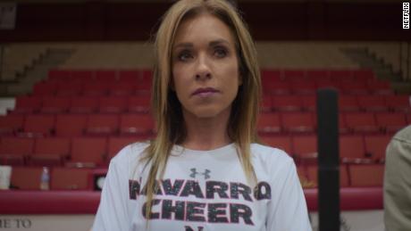 Monica Aldama ist eine der Trainerinnen der Emmy-prämierten Serie „Cheer“. 