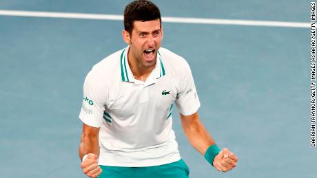 Djokovic feiert den Sieg bei den Australian Open im letzten Jahr. 