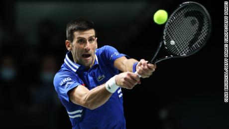 Djokovic, der letzten Monat beim Davis Cup in Madrid einen Schuss gespielt hat, hofft, seinen 10. Titel bei den Australian Open zu gewinnen. 