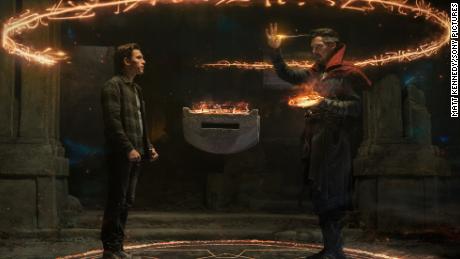 Tom Holland und Benedict Cumberbatch in "Spider-Man: No Way Home"