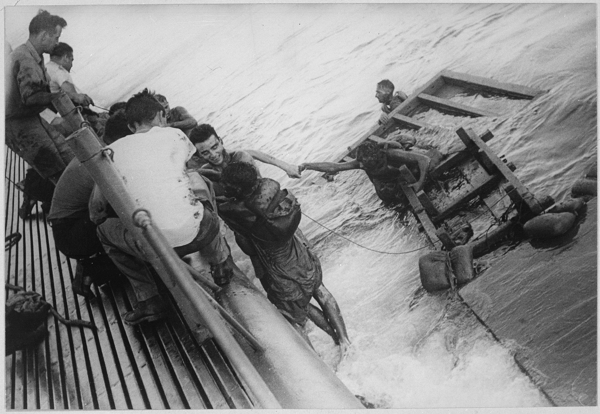 Marine-U-Boot USS Sealion rettet Überlebende