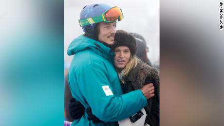 Olympische Witwe begrüßt Tochter 15 Monate nachdem Alex 'Chumpy'  Pullins Tod 