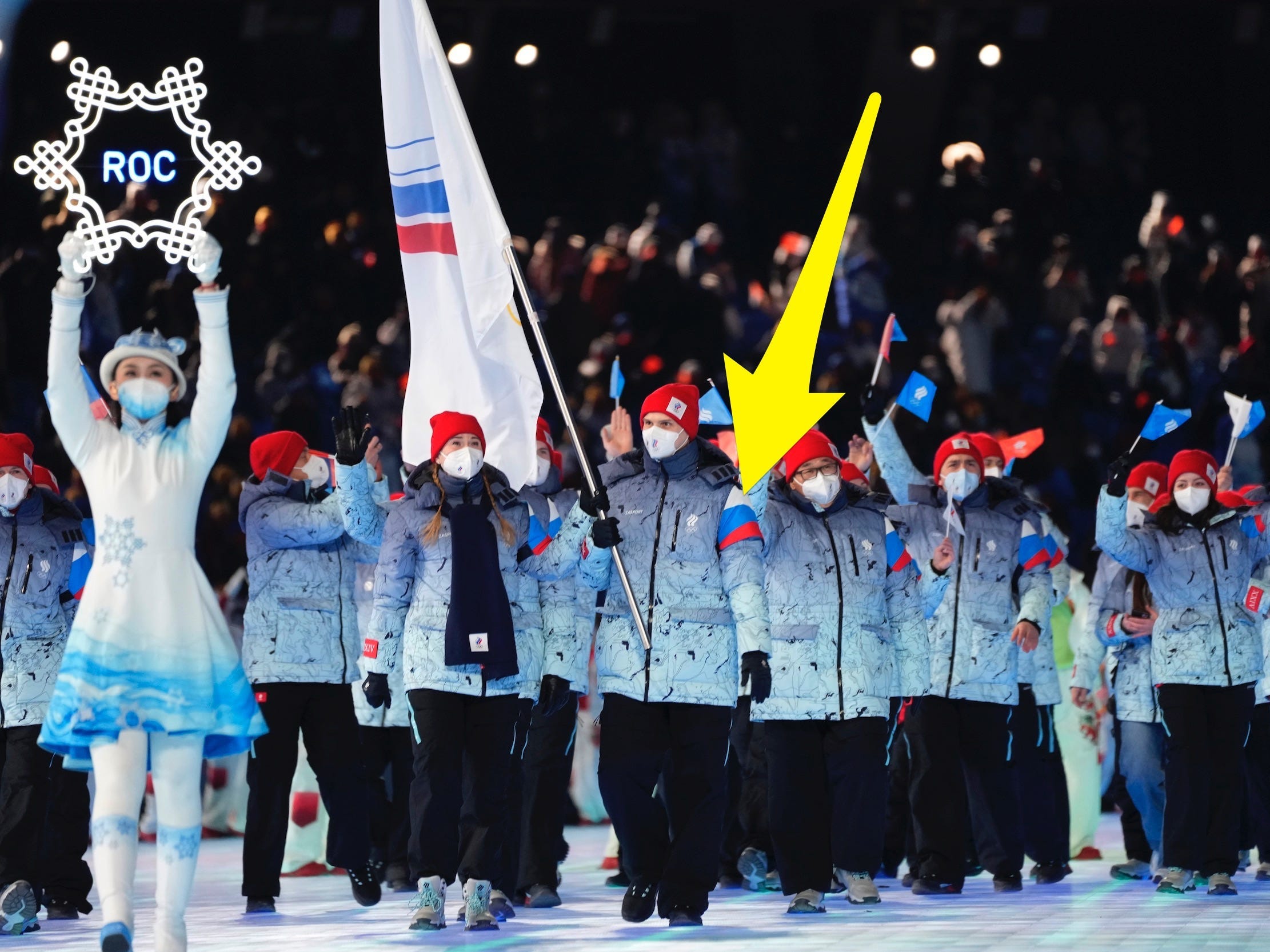 Athleten des russischen Olympischen Komitees marschieren bei der Eröffnungszeremonie der Olympischen Spiele in Peking.