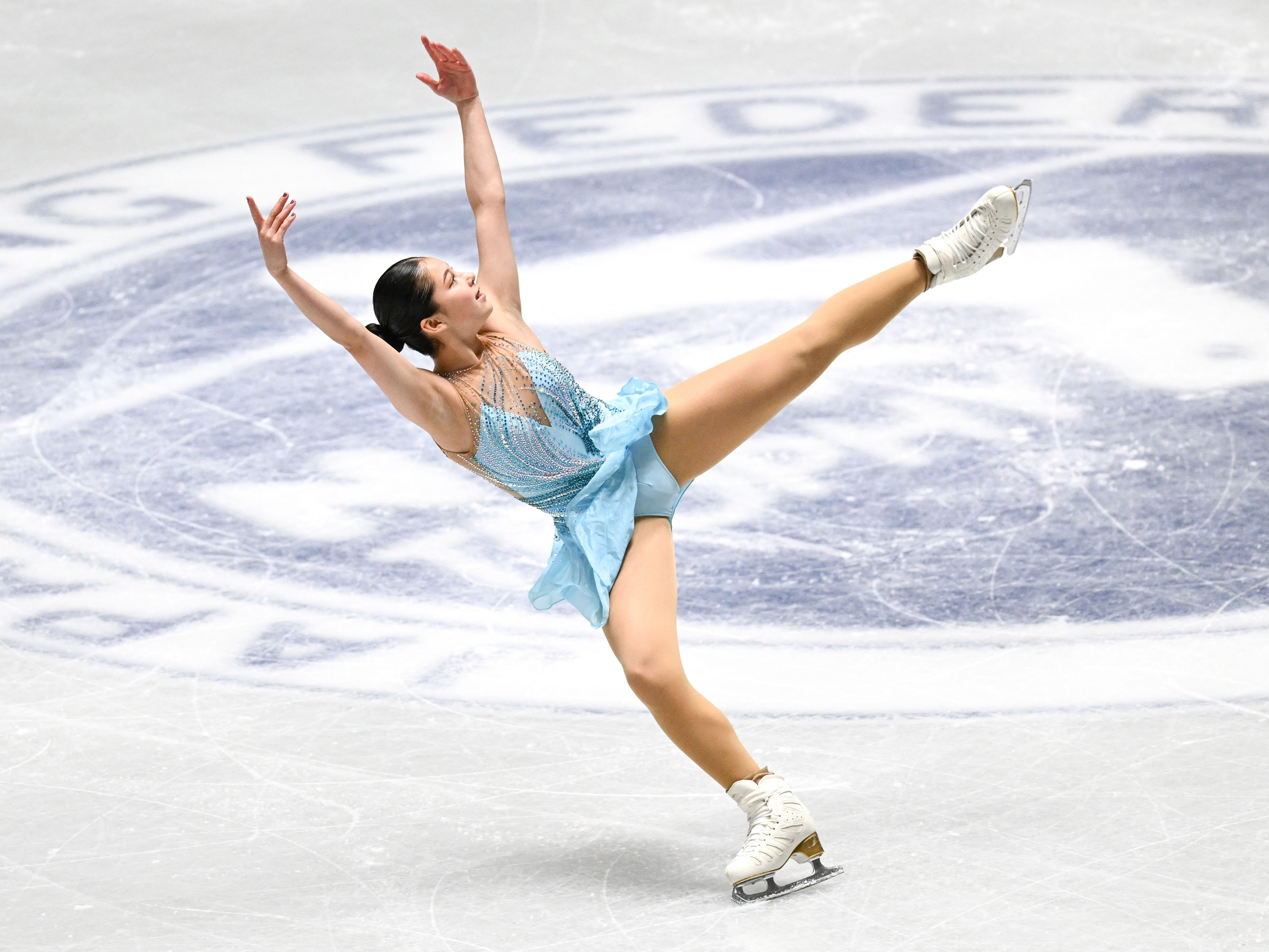Die Eiskunstläuferin Alysa Liu tritt beim ISU Grand Prix of Figure Skating NHK Trophy 2021 in Tokio im Free Skate an.