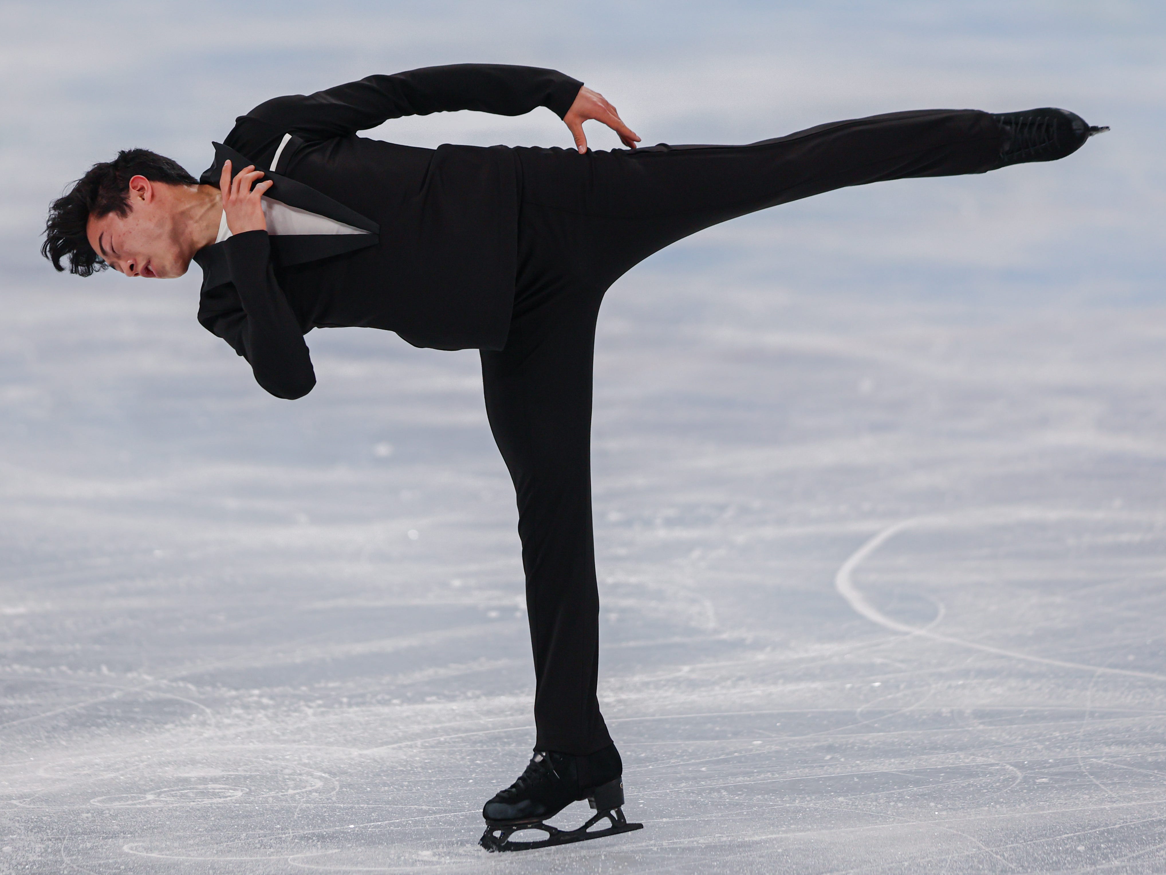 Nathan Chen vom Team United States läuft während des Einzel-Kür-Kurzprogramms der Männer am vierten Tag der Olympischen Winterspiele 2022 in Peking im Capital Indoor Stadium am 8. Februar 2022 in Peking, China.