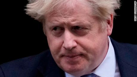 Der britische Premierminister Boris Johnson verlässt am 9. Februar die Downing Street 10.