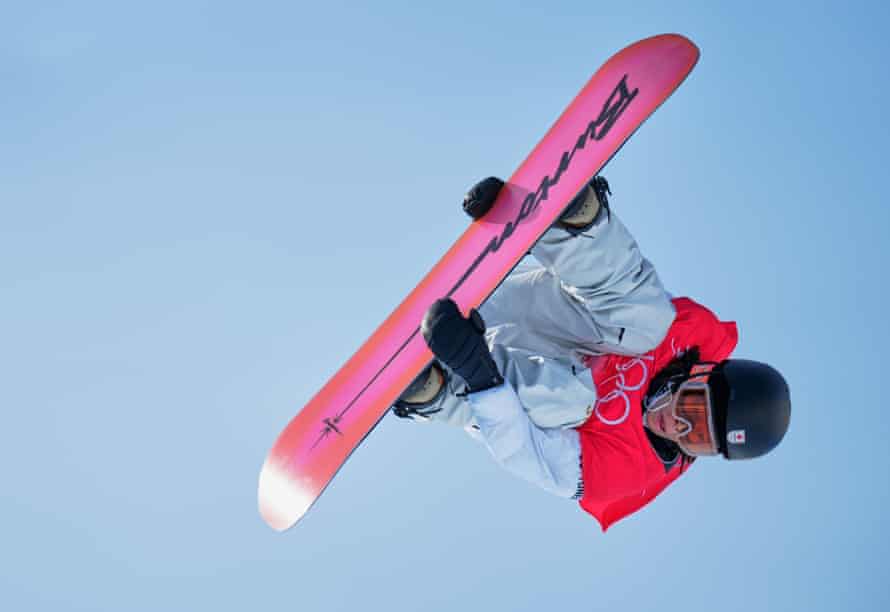 Ayumu Hirano aus Japan während der Snowboard-Halfpipe bei den Olympischen Winterspielen 2022 in Peking