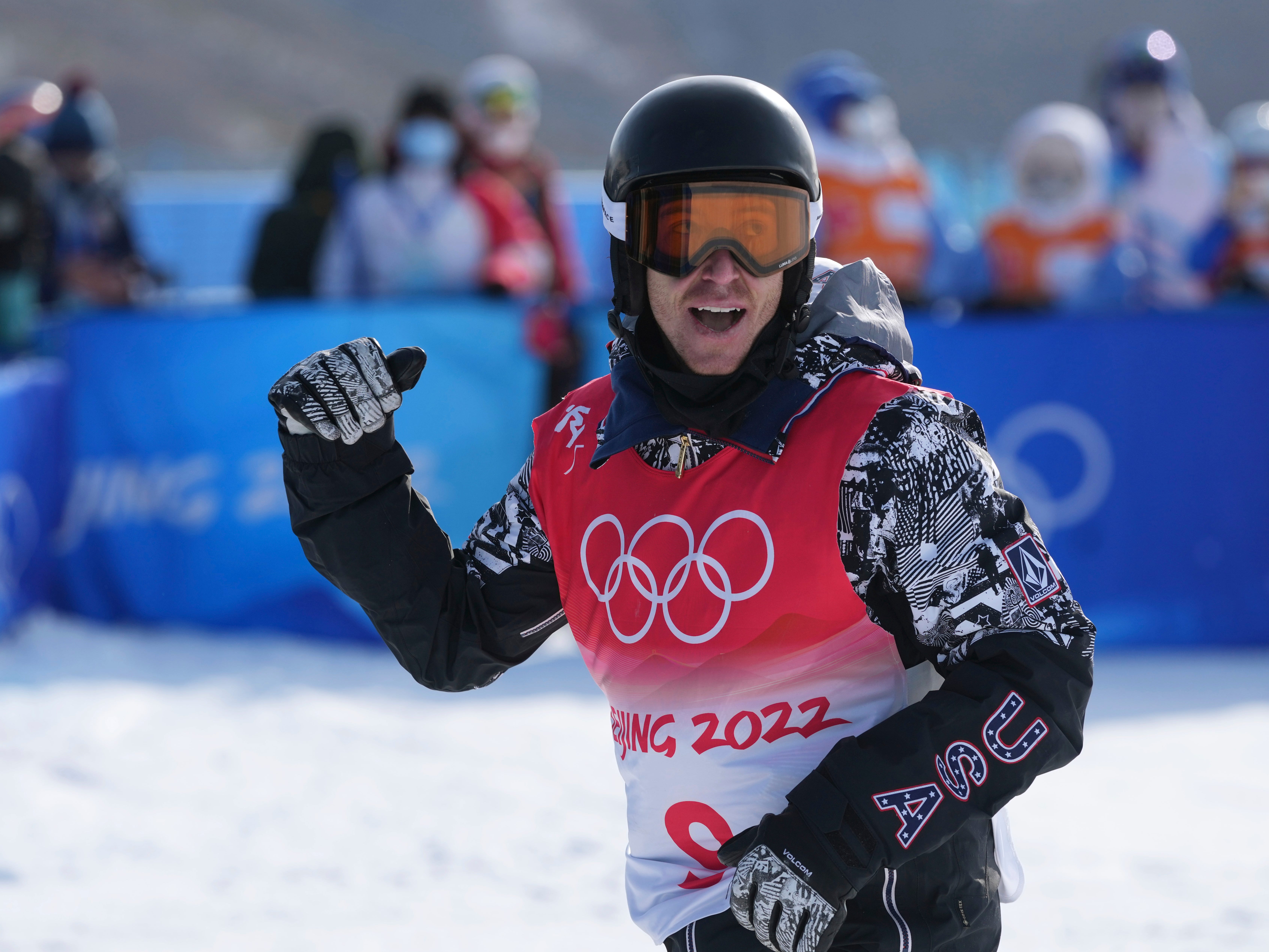 Der US-Amerikaner Shaun White tritt beim Halfpipe-Finale der Männer bei den Olympischen Winterspielen 2022 am Freitag, den 11. Februar 2022 in Zhangjiakou, China, an.