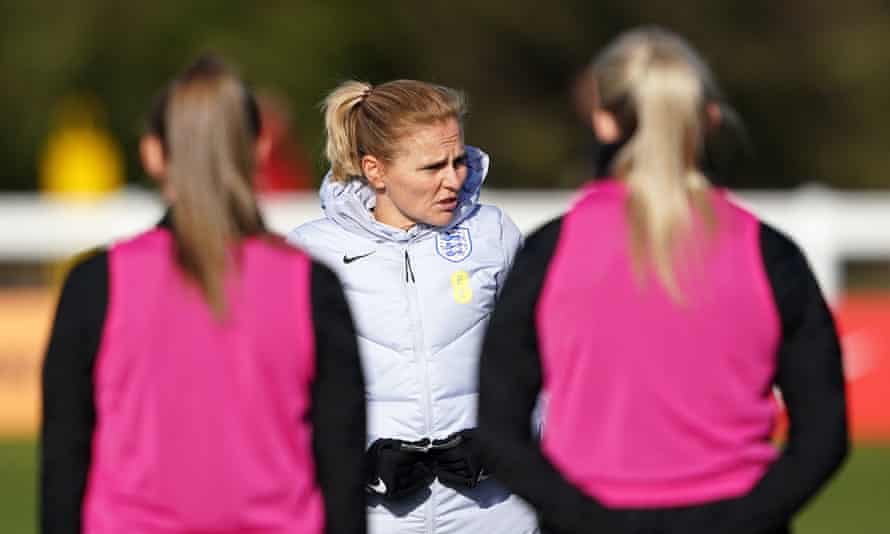 Sarina Wiegman beim England-Training.