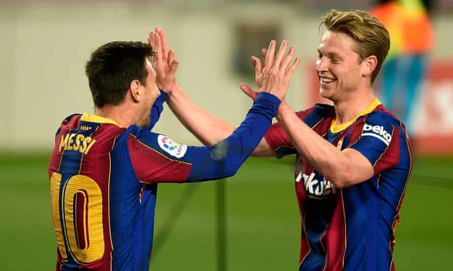 Frenkie de Jong mit Lionel Messi