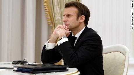 Macron trifft sich mit Putin, der die diplomatischen Bemühungen Europas zur Entschärfung der Ukraine-Krise leitet