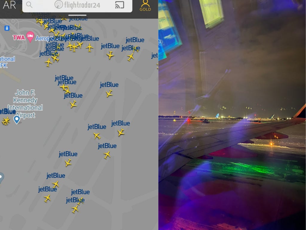 Ein Screenshot der Flugbahnkarte am Flughafen JFK und ein Bild einer Flugzeugtragfläche