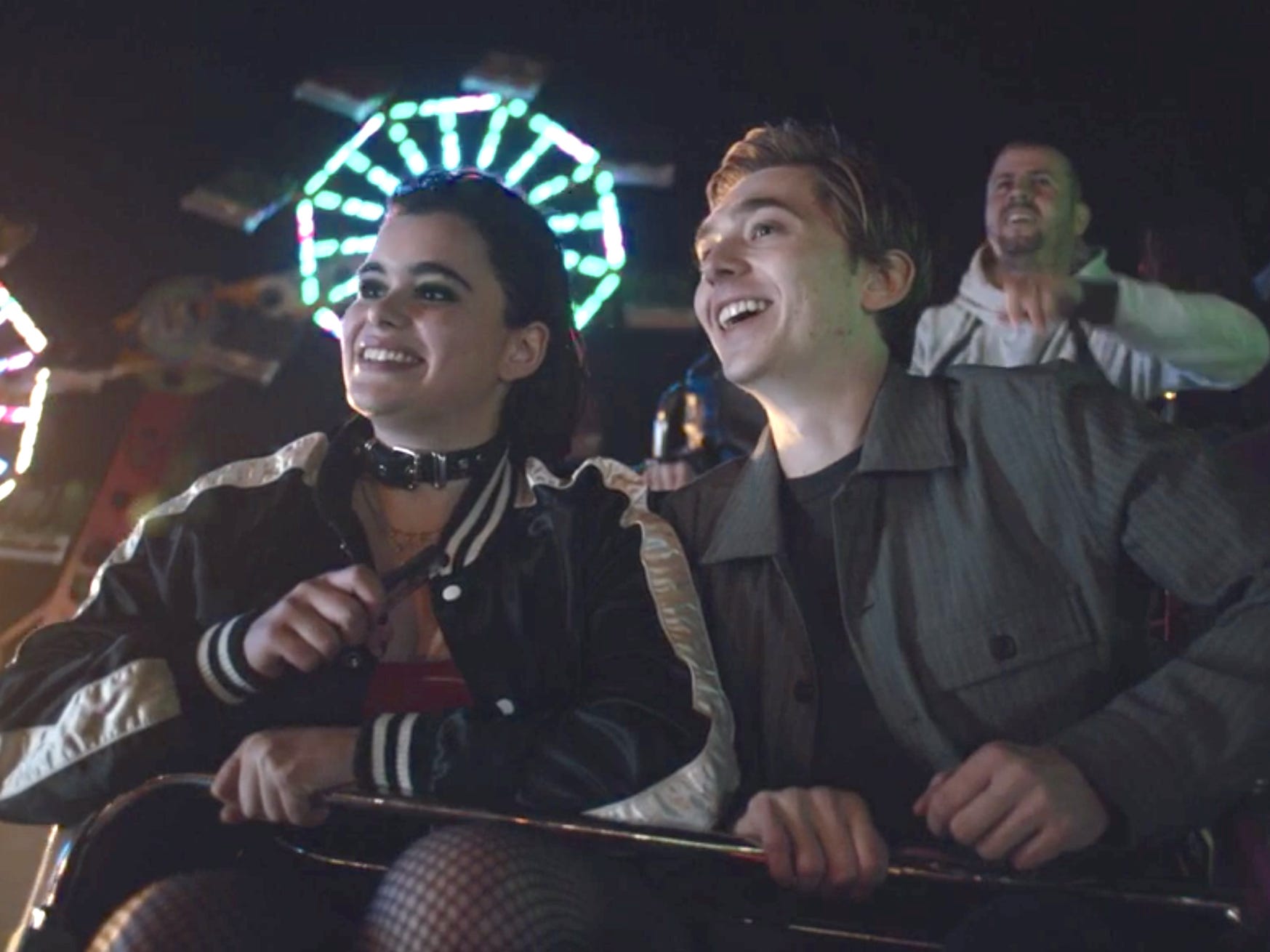 Kat und Ethan bei einer Karnevalsfahrt in der ersten Staffel von „Euphoria“.