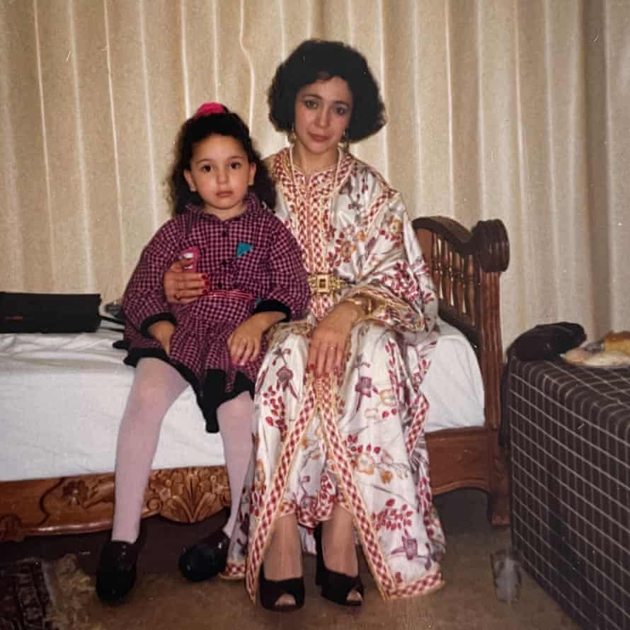 Najate und ihre Tochter Meryem im Jahr 1988