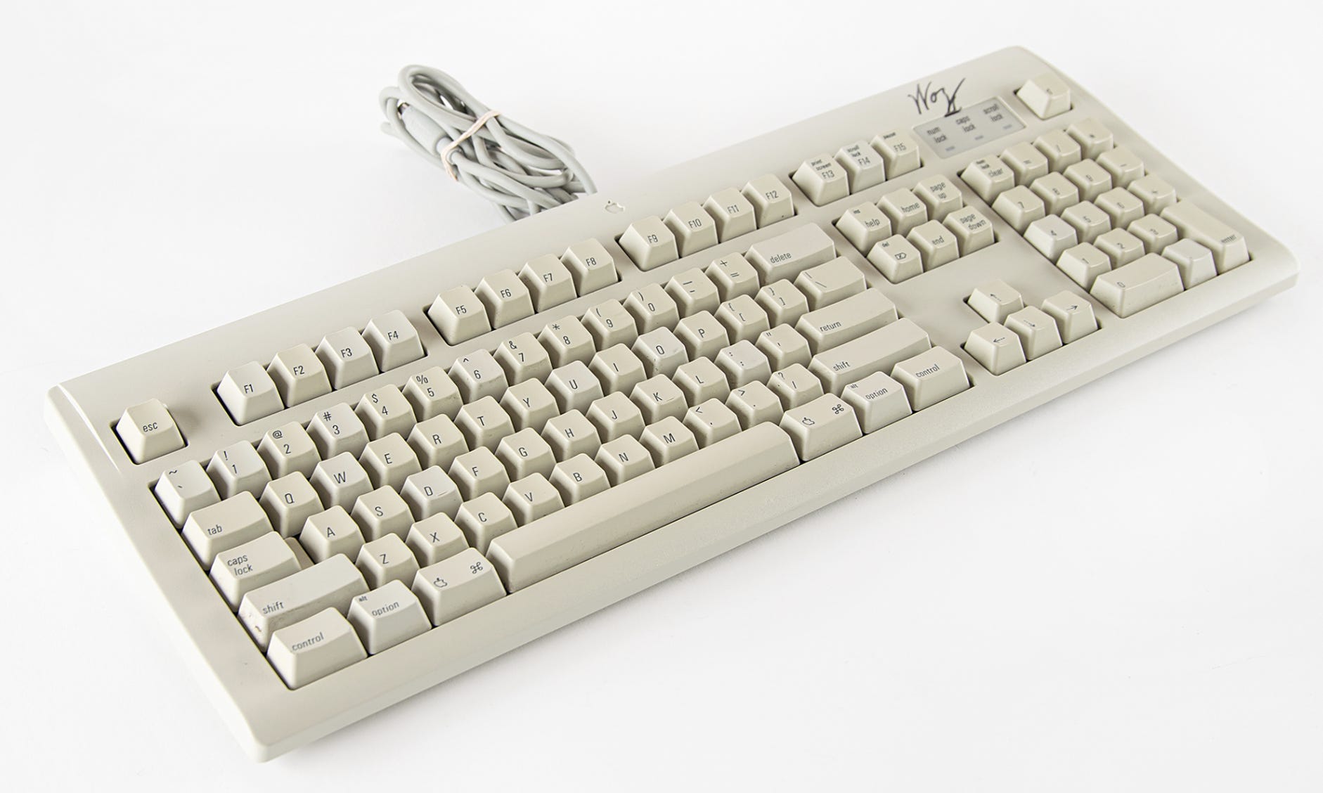 eine von Apple-Mitbegründer Steve Wozniak signierte Tastatur