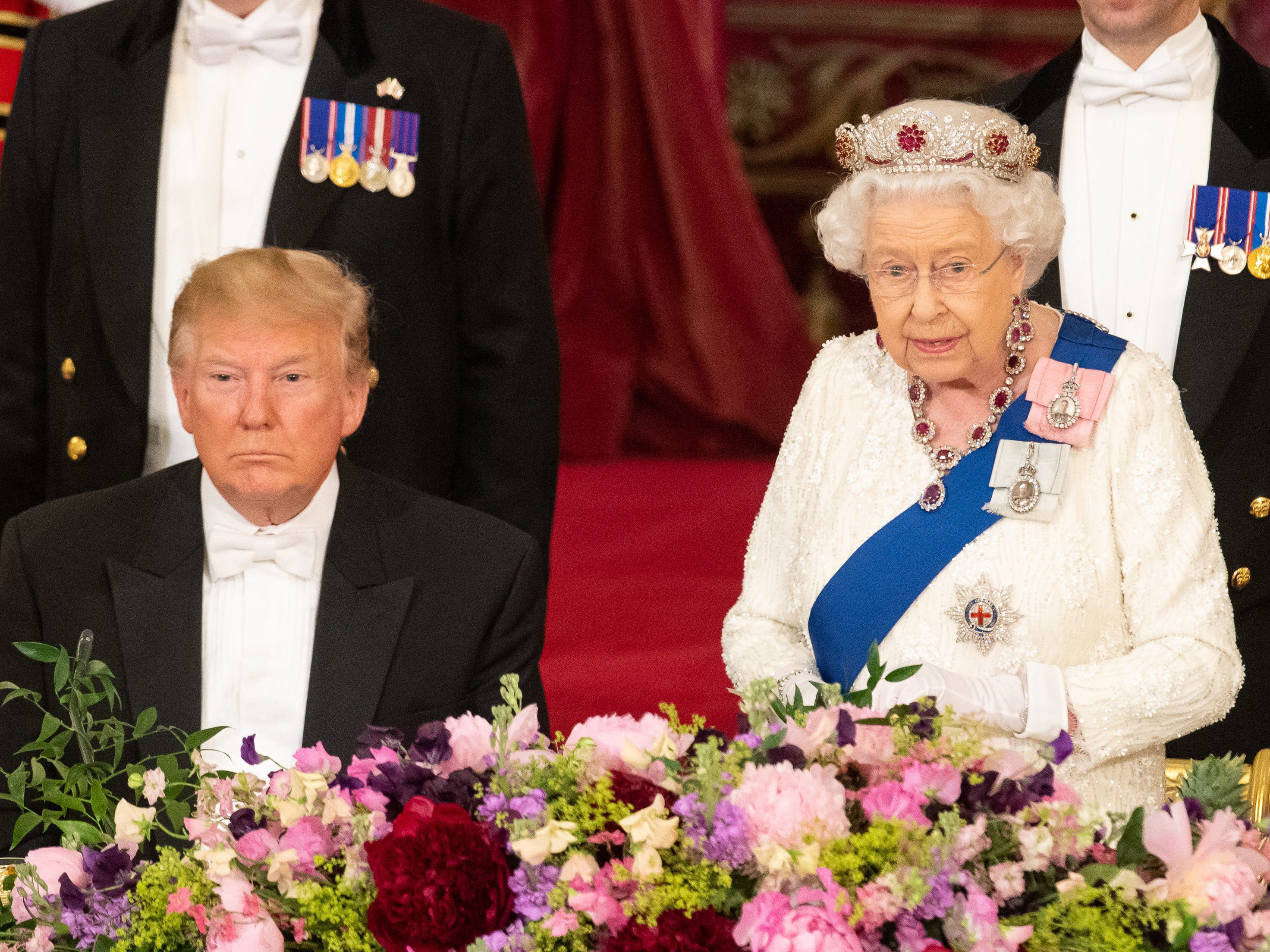 Queen Elizabeth mit Donald Trump während eines Staatsbanketts im Buckingham Palace im Jahr 2019.