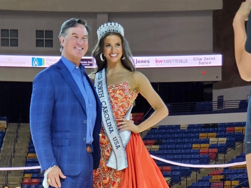 Bill Alverson mit seiner Kundin Miss North Carolina, Top 7 bei Miss USA in diesem Jahr Madison Bryant