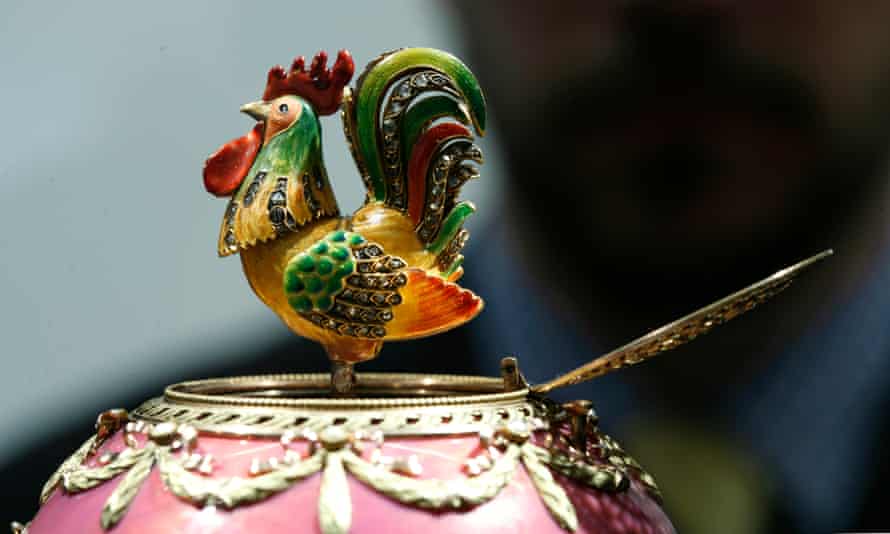 Das Rothschild-Fabergé-Ei … von Alexander Ivanov gekauft, der Hermitage übergeben und dann an das V&A ausgeliehen.