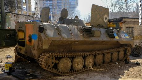 Ein erbeutetes russisches Artillerie-Unterstützungsfahrzeug.