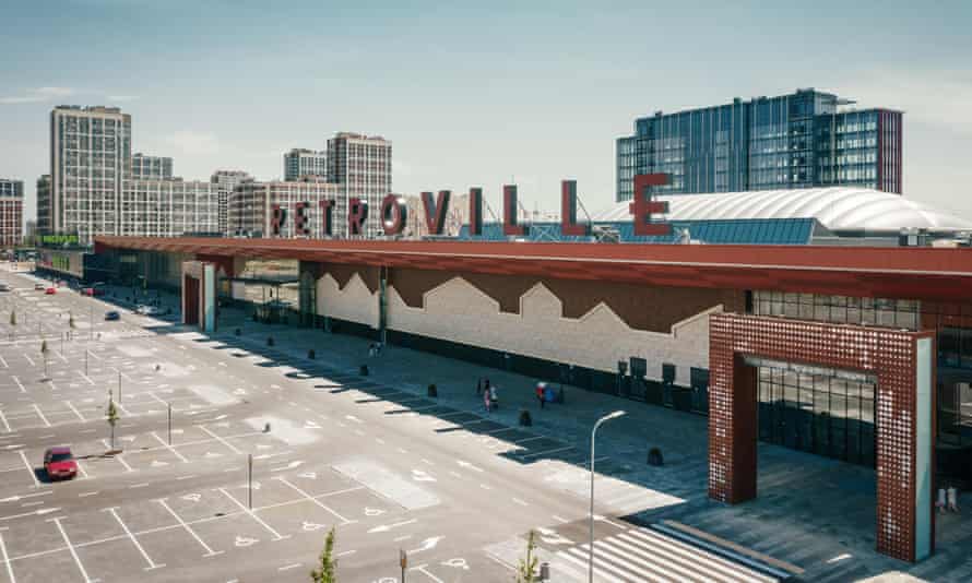 Einkaufszentrum Retroville in Kiew vor dem Angriff