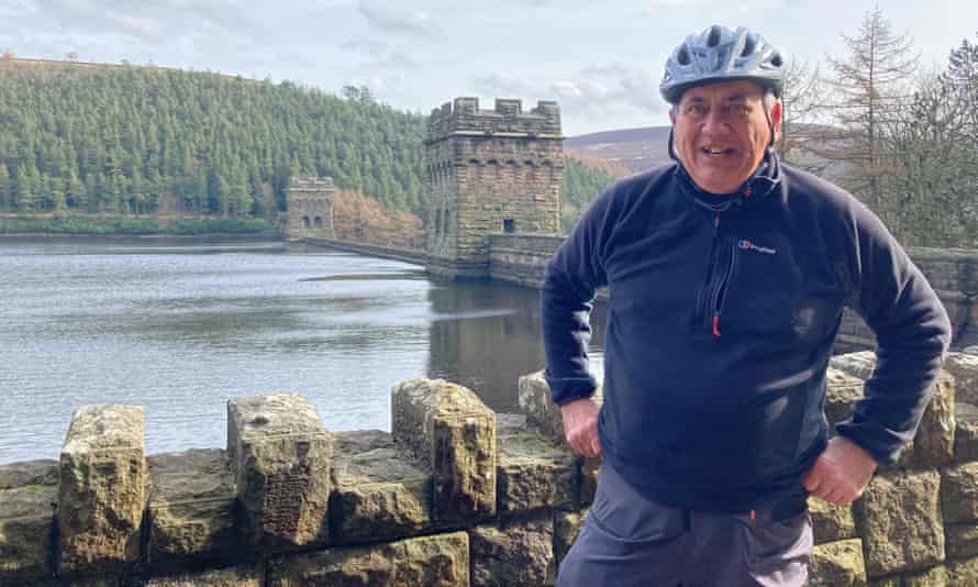 Paul Aspinall am Stausee Ladybower in Derbyshire.