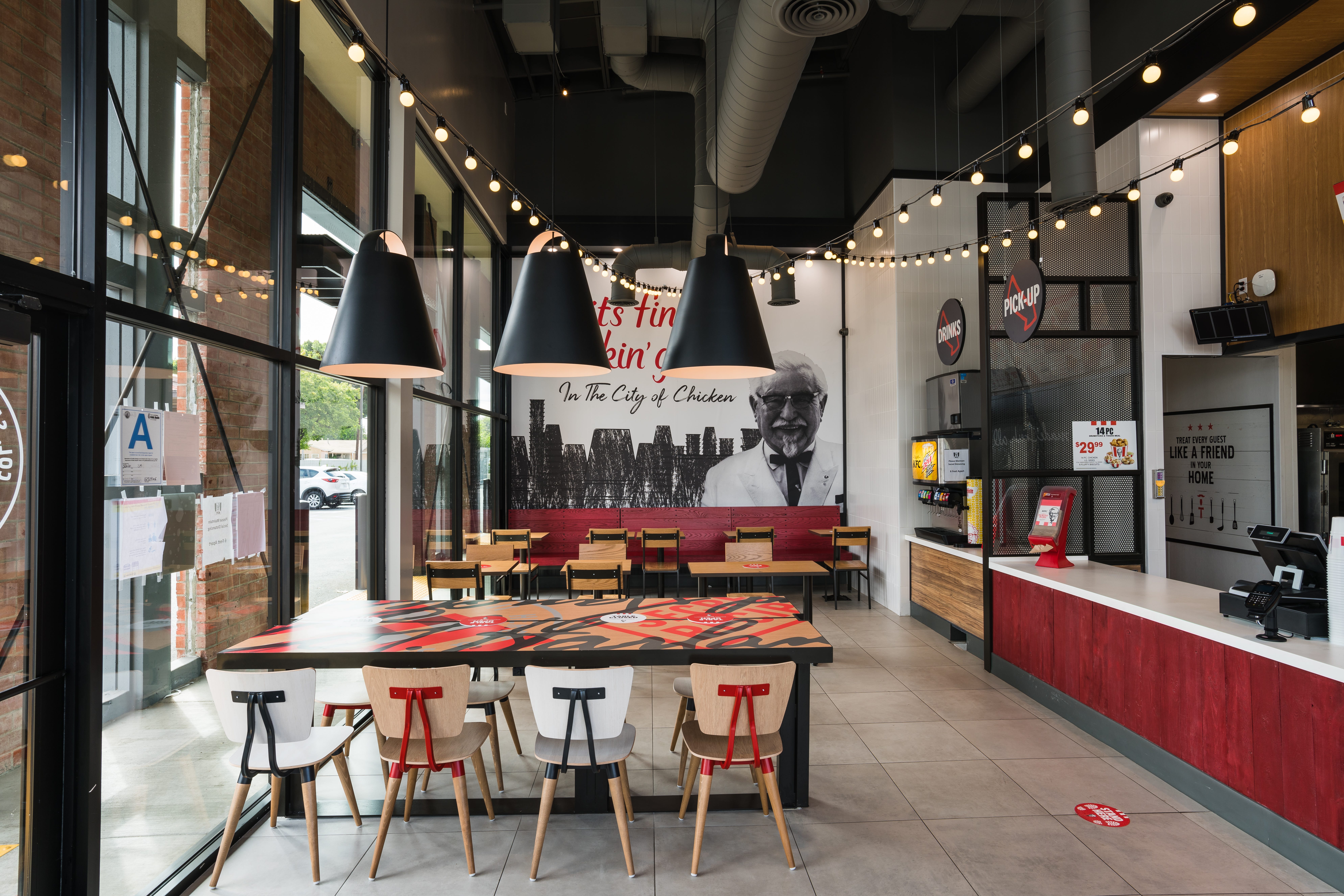 Inneneinrichtung des Restaurants KFC Next Gen