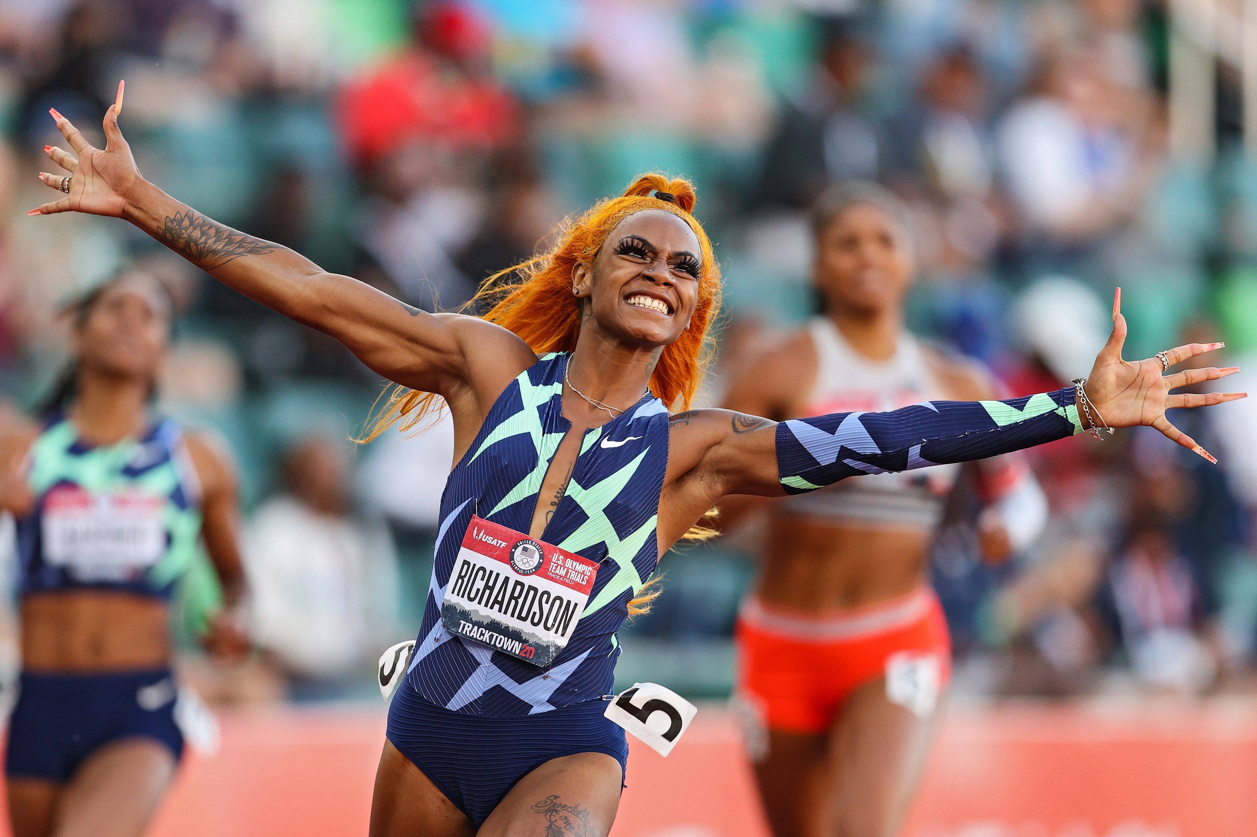 Sha'Carri Richardson feiert den Sieg im 100-Meter-Finale der Frauen am zweiten Tag der US Olympic Track & Field Team Trials 2020