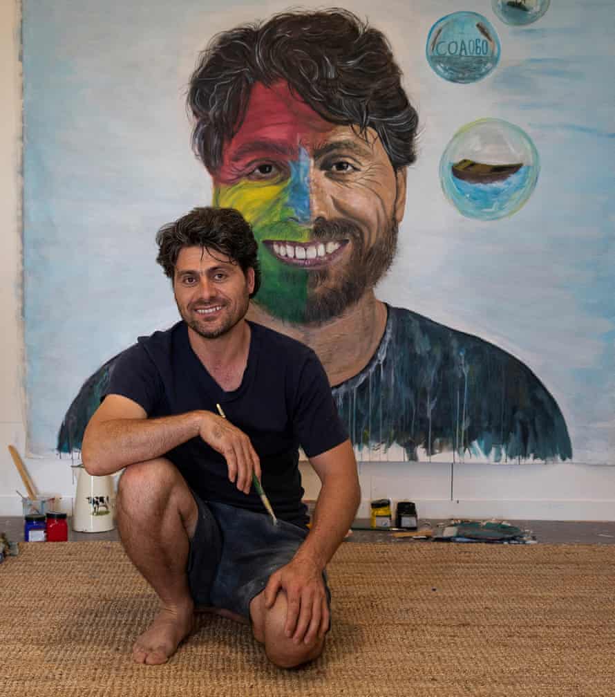 Farhad Bandesh mit seinem Beitrag zum Archibald-Preis 2022