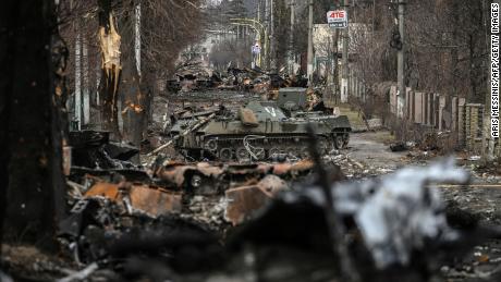In der Ukraine häufen sich die Leichen russischer Soldaten, während der Kreml den wahren Tribut des Krieges verschweigt