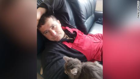 Dmitry Mulyar, 44, wurde beim Beschuss getötet, als er seine Bienenstöcke versorgte.