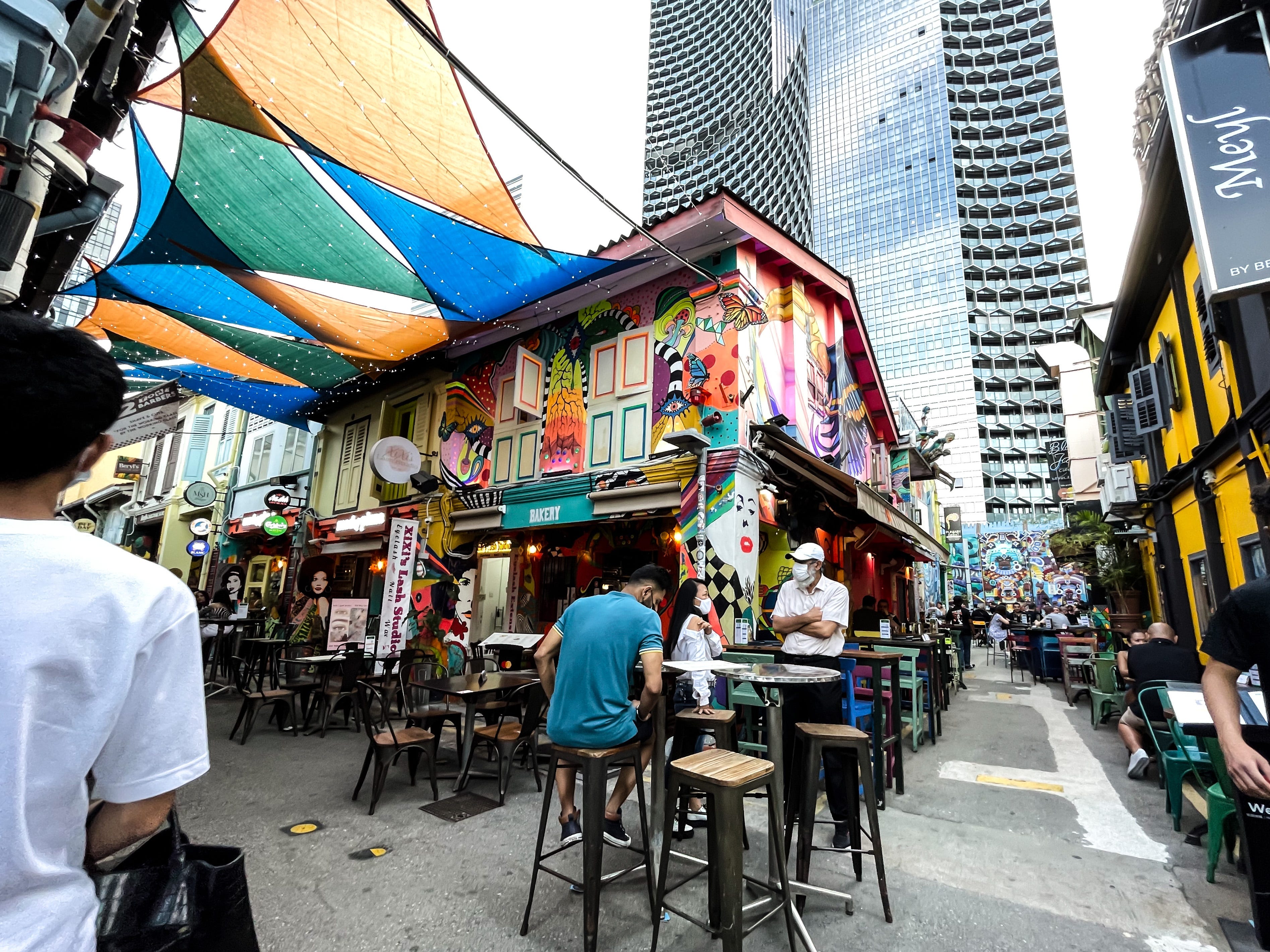 Restaurants und Bars in Haji Lane, Singapur.