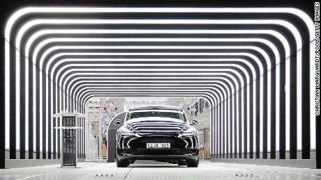 Tesla liefert erste Autos aus Berliner Werk aus 