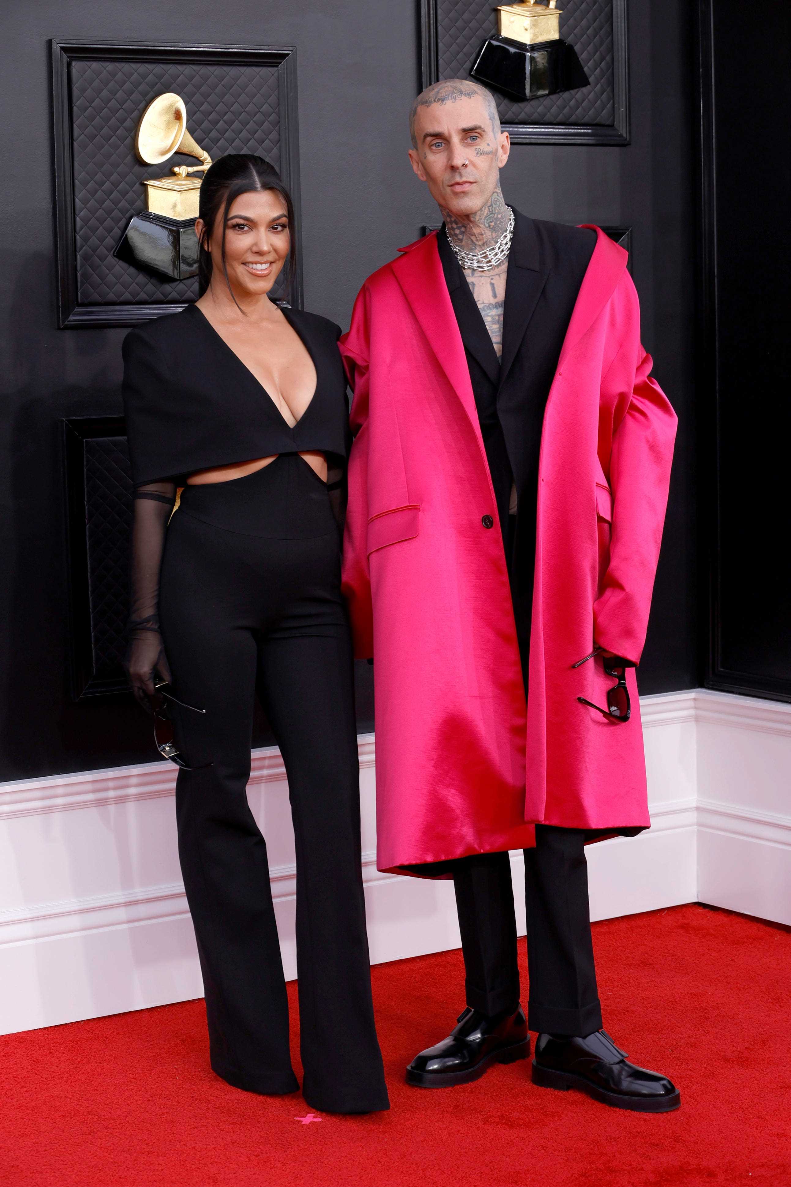 Kourtney Kardashian und Travis Barker bei den Grammys 2022