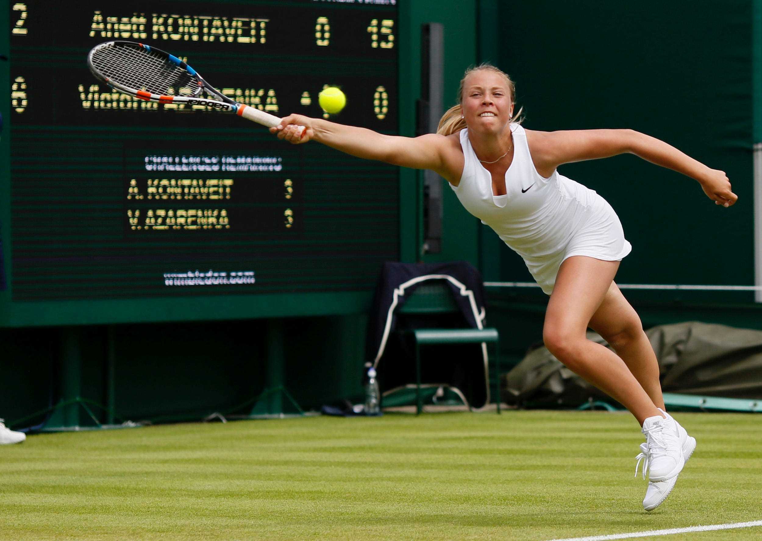 Anett Kontaveit tritt 2015 in Wimbledon gegen Victoria Azarenka an.