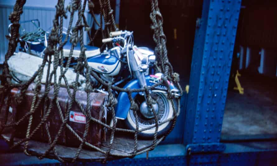 Beladen von Harleys vor ihrer Abreise, 1961