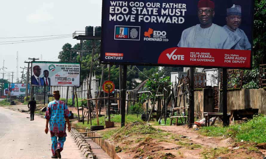 Wahlkampfplakate des Bundesstaates Edo in Benin City im September 2020.