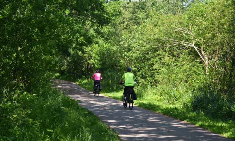 Radfahrer auf dem Cuckoo Trail, Hailsham,
