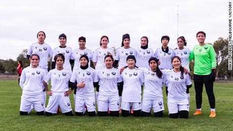 Diese afghanischen Fußballerinnen gewöhnen sich an ein neues Leben in Australien.