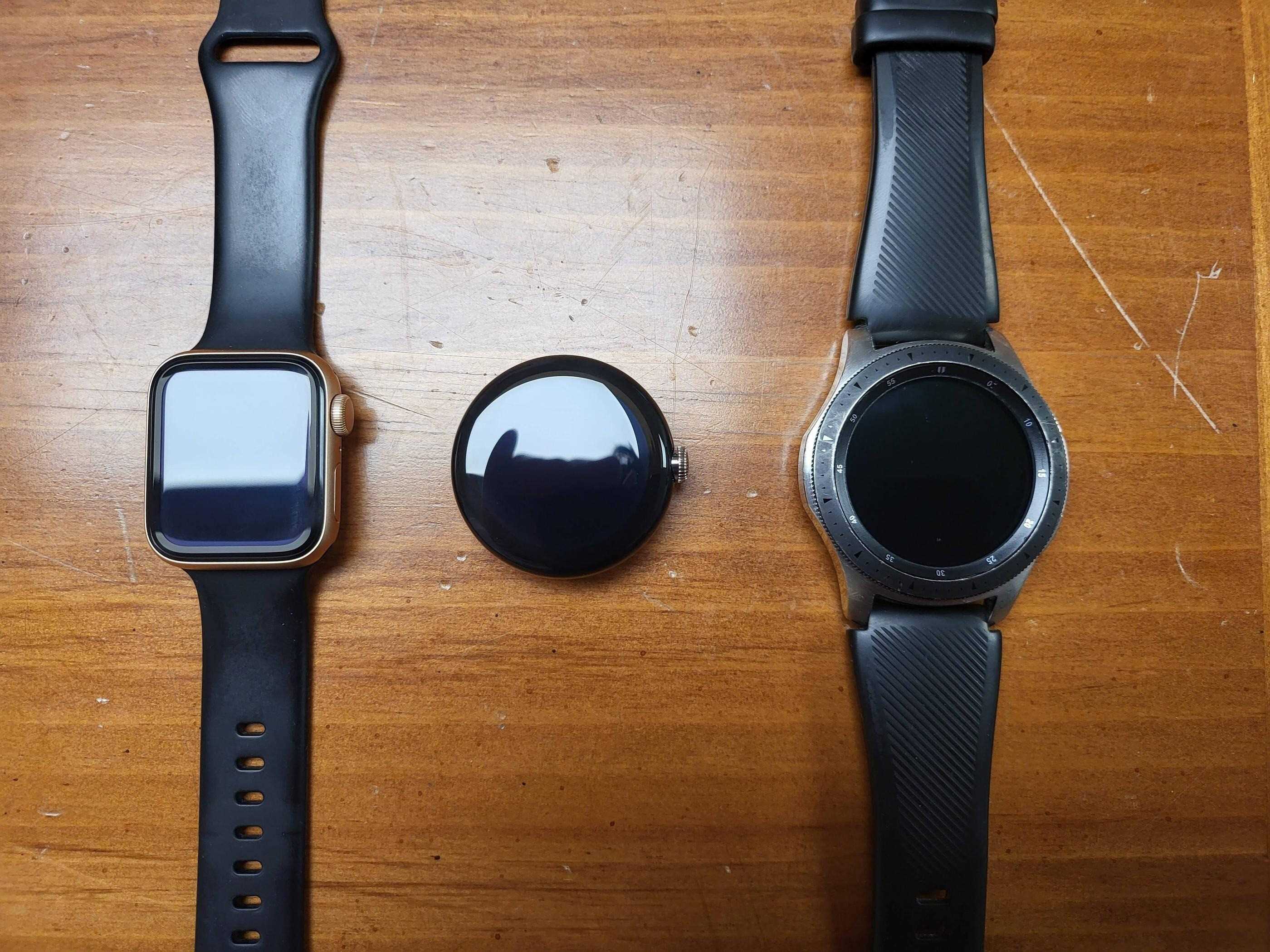 Größe der Google Pixel-Uhr im Vergleich zur Apple Watch und der Samsung Galaxy Watch - Durchgesickerte Google Pixel Watch-Größen sind mit der Apple Watch und einer Samsung Galaxy Watch vergleichbar