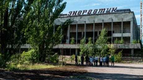 Russische Streitkräfte übernehmen die Kontrolle über das Kernkraftwerk Tschernobyl und halten Mitarbeiter als Geiseln fest: ukrainische Beamte