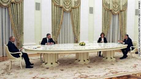 Orban besuchte seinen Verbündeten Putin Wochen bevor Moskau in die Ukraine einmarschierte.