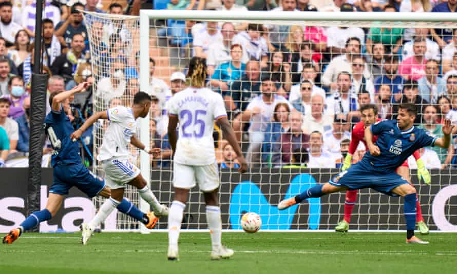 Rodrygos Führungstreffer gegen Espanyol hilft, die Nerven zu beruhigen – sein Team von Real Madrid gewann mit 4:0 und sicherte sich den Titel.