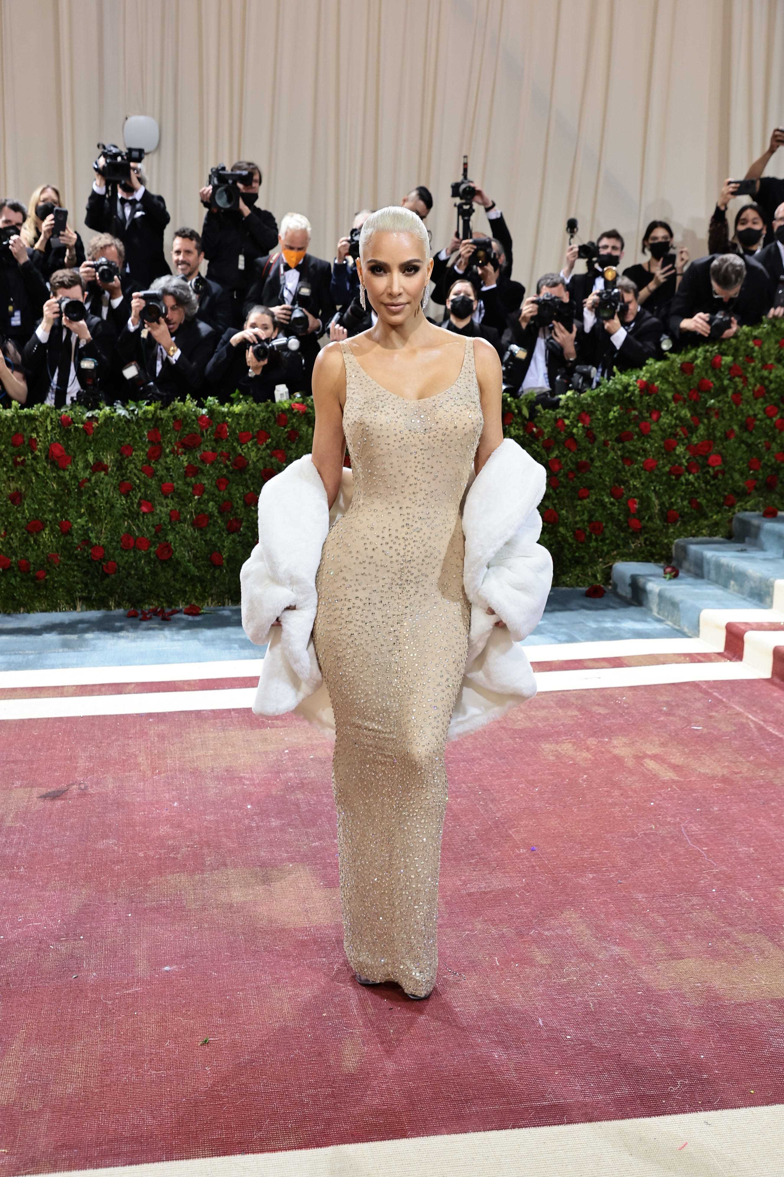 Kim Kardashian nimmt an der Met Gala 2022 teil.