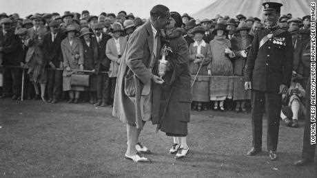 Hagen, Sieger der British Open Golf Championship in Hoylake, küsst seine Frau.