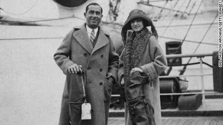 Hagen mit seiner Frau an Bord der "Aquitania"  Mai 1923 in Southampton.