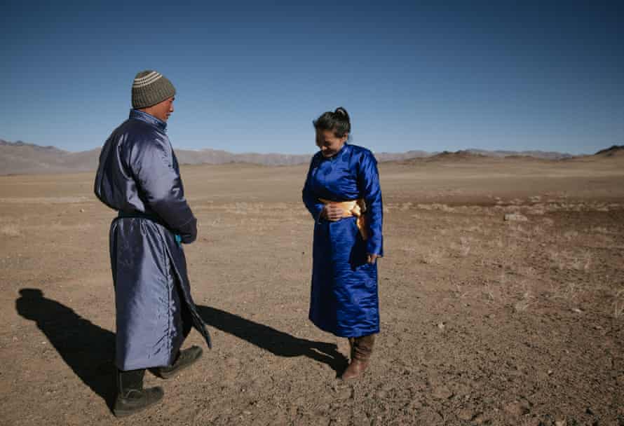 Das junge Nomadenpaar Lhiasuren Chimidzul und seine Frau Uyanga Altansukh aus der Provinz Khovd, bei denen wir eine Nacht verbrachten, waren von ihrer Gastfreundschaft begeistert.